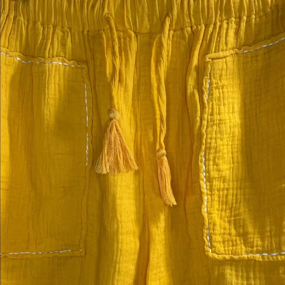 7 For All Mankind Yellow Cotton Blouse and Short Set - Picture 8 of 11